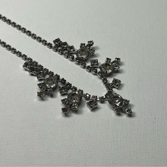 Vintage Silver Tone Chandelier Rhinestone Necklace - Picture 2 of 4